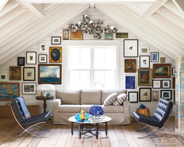 An eclectic cottage space with modern touches. Courtesy of Elle Decor