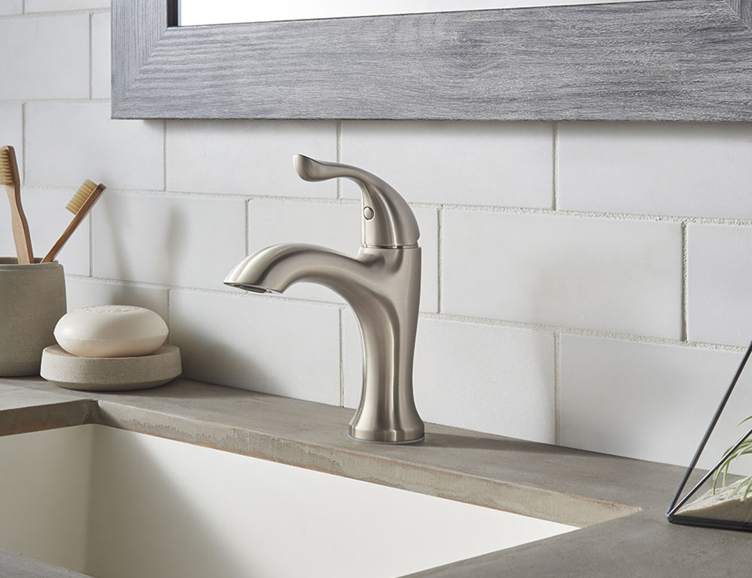 Single control functionality with an optional deck plate offers elegant ease of use and multiple installation options making Elden the “go-to” faucet that ties it all together in today’s bathroom. - See more at: https://blog.pfisterfaucets.com/elden-bath-faucet/#sthash.nmImLm45.dpuf